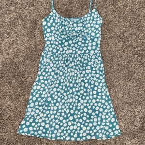 Flattering Flowy mini dress!! 👗